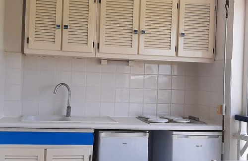 Grande-Terre Apartamento | Blue and coral apartment