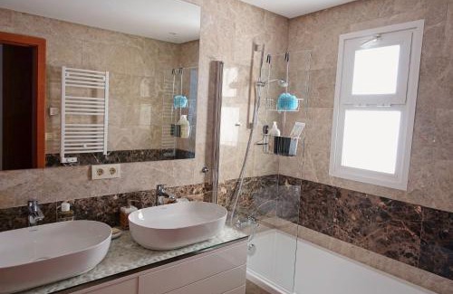 Manilva Villa | Blue Ark - Villa Luxe panorama mer exceptionnel sur Gibraltar et piscine
