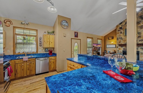 Berkeley Springs Casa | Blue Badger Cottage