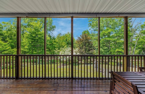 Berkeley Springs Casa | Blue Badger Cottage