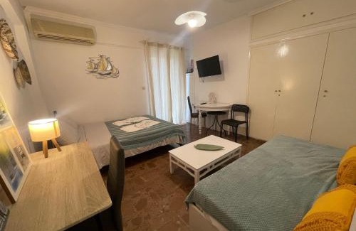 Loutraki Apartamento | Blue balcony Loutraki