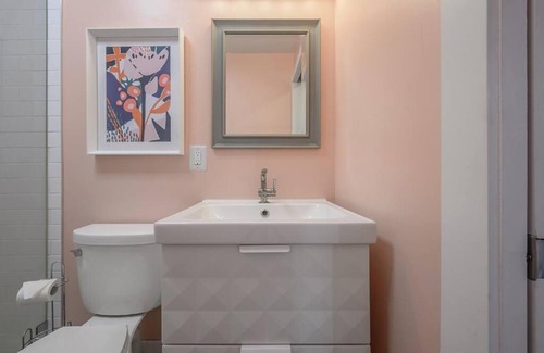 Old Seminole Heights Casa | Blue Bay Suite! Near Downtown and Foodie Hot Spots
