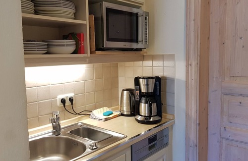 Ostvorpommern Apartamento | Blue beach house behind the dune - 1st row, 20m to the beach - Blue beach house