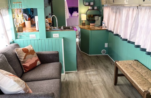 Greenville Casa | Blue Bird Bus at the Saluda River