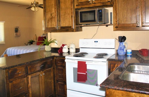 Bryan County Cabina | Blue Cabin With Red River Access