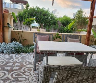 Borg el Arab Chalet De Esquí | Blue calm chalet