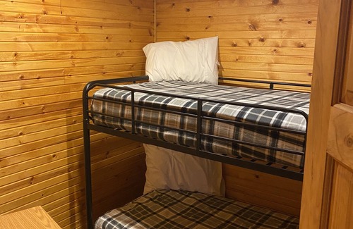Bruno Complejo | Blue clouds Ozarks Resort - The Lodge