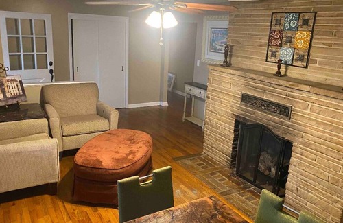 Bruno Complejo | Blue Clouds Ozarks Resort - The Lakeview House
