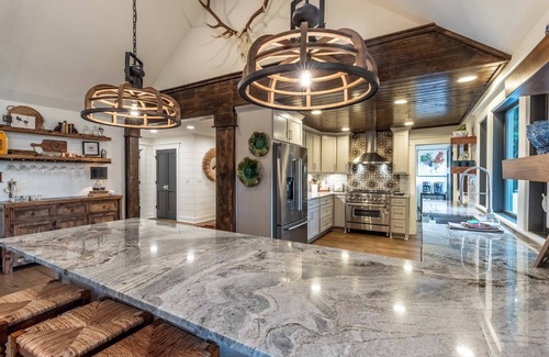 Cullowhee Casa | Blue Comanche - Upscale Mountain Home with a Hot Tub near Lake Glenville!
