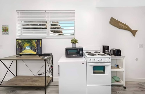 South Lake Casa | Blue Coral Studio in Hollywood