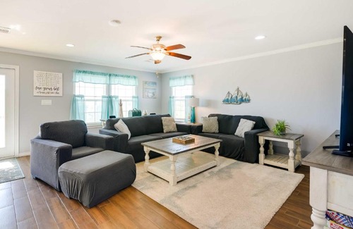 Surfside Beach Casa | Blue Crab Home in Surfside Beach Walk to Beach!
