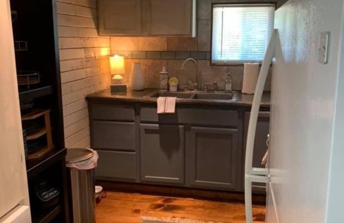 Jones Mills Cabina | Blue Creek Farms - Cozy private cabin with beautiful creek access!