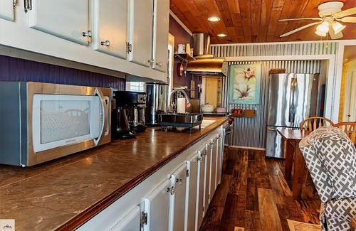 Grand Isle Cabaña | Blue Dolphin Inn and Cottages