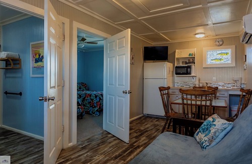 Grand Isle Cabaña | Blue Dolphin Inn and Cottages