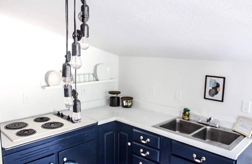 Ottumwa Casa | Blue Fern Hotel - Nestled Away Loft Space