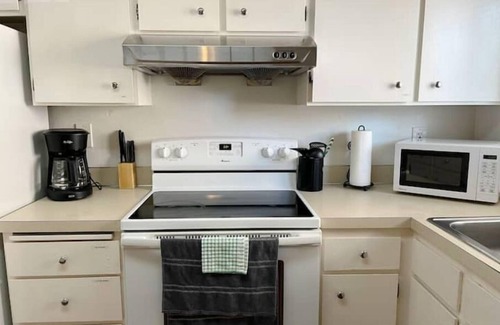 Hillendale Casa | "Blue Fern” in Historic Oregon City w/ BBQ grill