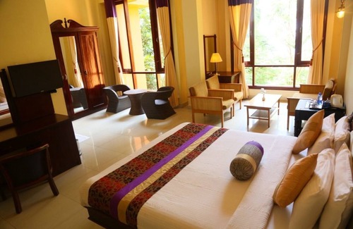 Kunnathidavaka Hotel | Blue Ginger Resorts