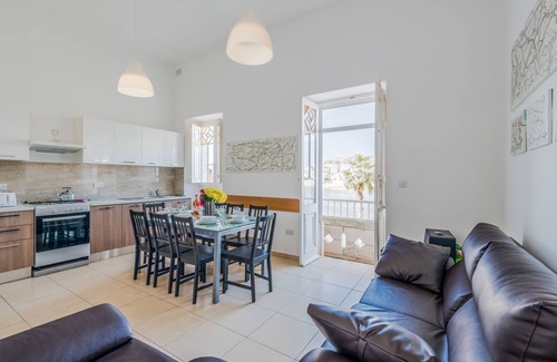 St. Paul's Bay Apartamento | Blue Harbour 2 by Getaways Malta