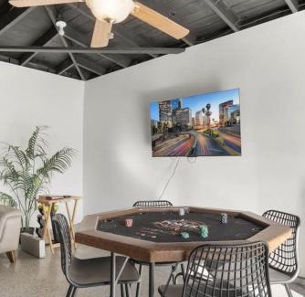 Los Altos Casa | Blue Haven Solar Pool Heat Parking Billiards