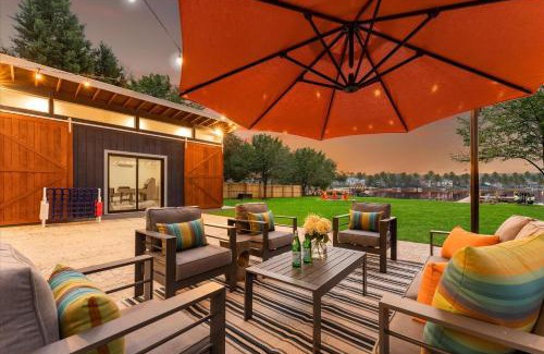 Mayhew Casa | Blue Haven w/Game Room, Hot Tub & Optional Boat Rental
