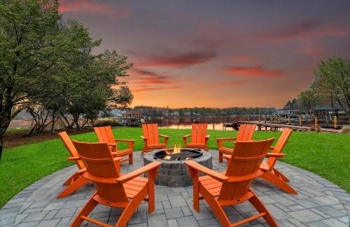 Mayhew Casa | Blue Haven w/Game Room, Hot Tub & Optional Boat Rental