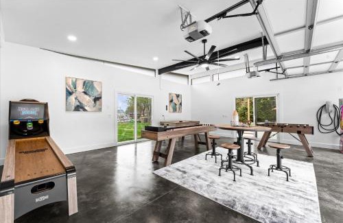 Mayhew Casa | Blue Haven w/Game Room, Hot Tub & Optional Boat Rental