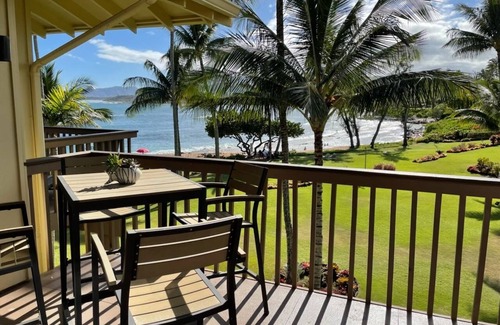 Kapaa Condominio | Blue Hawaii - Top Floor Lae Nani 334 - Beachfront Condo with AC & WD