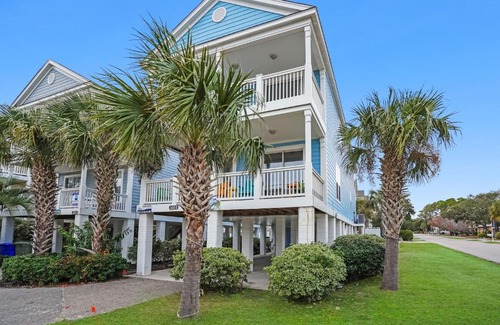 Surfside Beach Casa | Blue Hawaiian