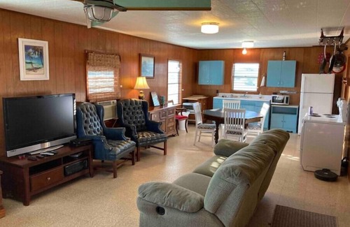 Port O Connor Casa | Blue Heron 2/1 Near the Boat Ramp