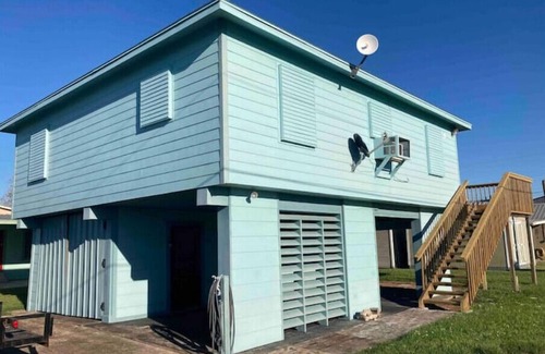 Port O Connor Casa | Blue Heron 2/1 Near the Boat Ramp