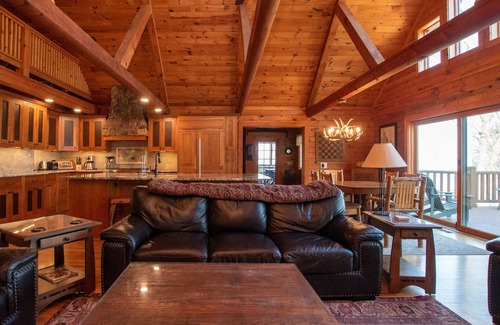 Ovid Casa | Blue Heron Lodge - Adirondack Luxury on Cayuga Lake