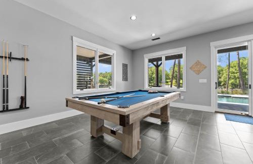Lake Norman of Catawba Casa | Blue Heron by AvantStay Lakefront Dock Pool Theater Sleeps 22