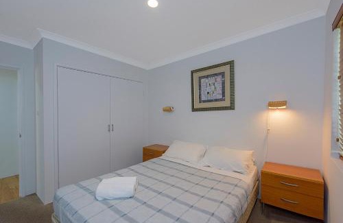 Broadwater Casa | Blue Horizon 3BR Beach Retreat