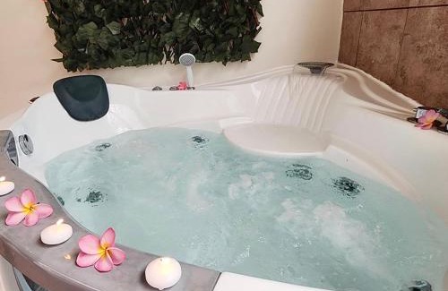 Mahaena Casa | Blue Horizon - Le Fare Ra'i - Jacuzzi - Garden
