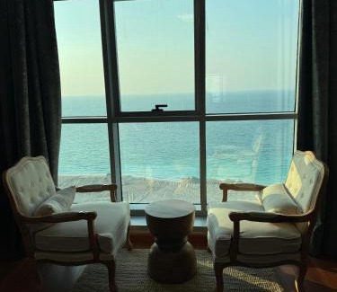 Rumailah Apartamento | Blue Horizon Stays at Ajman Corniche