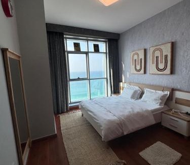 Rumailah Apartamento | Blue Horizon Stays at Ajman Corniche