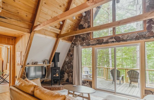 Jay Chalet De Esquí | Blue Hour A-Frame: Modern Boho Escape w/ Hot Tub