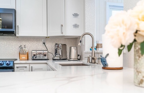 Harbor Heights Casa | Blue House at the Beach