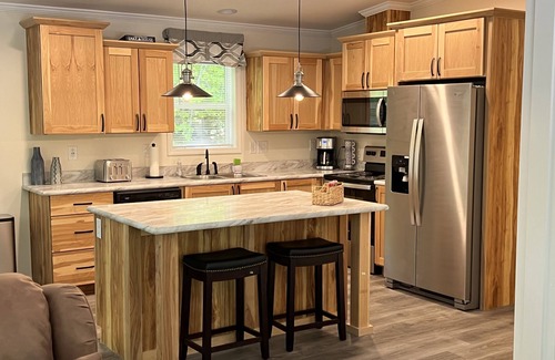 Gills Rock Casa | Blue House by the Bay - Spacious New Home on 1+ Acre Scenic Wooded Lot