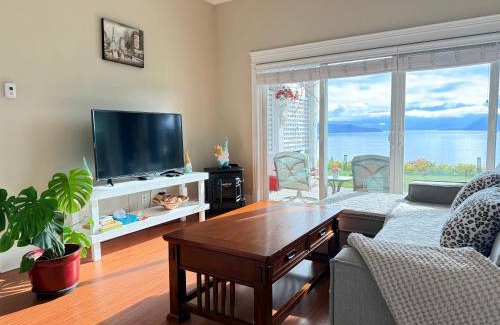 Gibsons Casa | Blue House