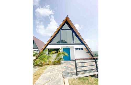 Pedro Brand Casa | Casa Azul en la montaña cerca de la ciudad