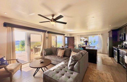 Pristine Bay Casa | Blue Hues @ Coral Views, French Harbor