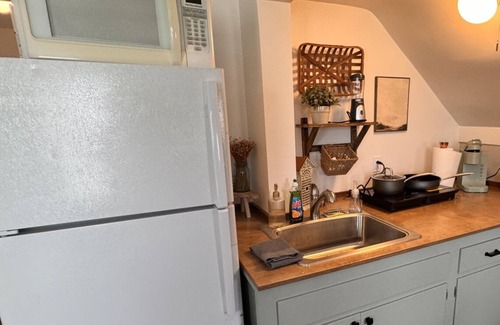 Great Falls Casa | Blue Jay - Charming Upper Level Duplex Near Downtown