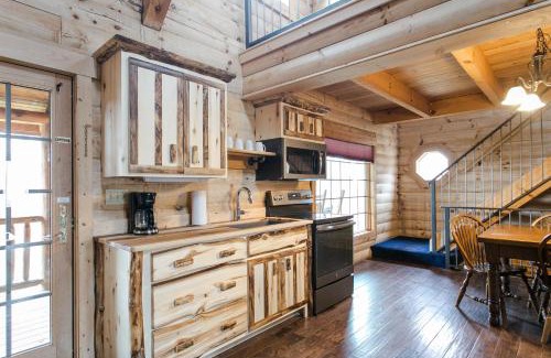 Millersburg Casa | Blue Jays Nest Cabin by Amish Country Lodging