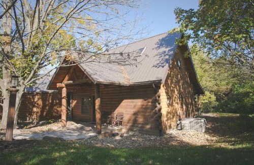 Millersburg Casa | Blue Jays Nest Cabin by Amish Country Lodging