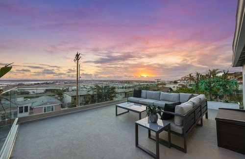 Middletown Casa | BLUE LAGOON➕ BONUS APT ♦ GAMES ♦ POOL ♦ VIEWS ♦ LUXURY - THIS PLACE IS NUTS!