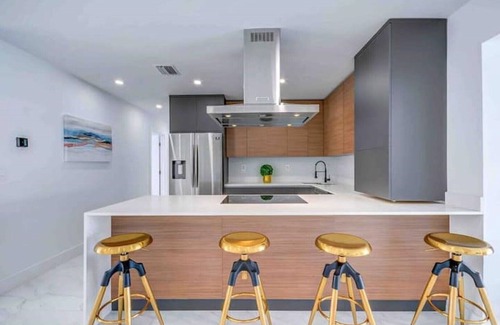 University Park Casa | Blue Lagoon/heated pool/pool table & basketball court