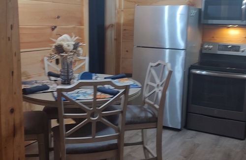 Mountain Rest Cabina | Blue Laurel is nestled in the peaceful little town of Mountain Rest, SC .
