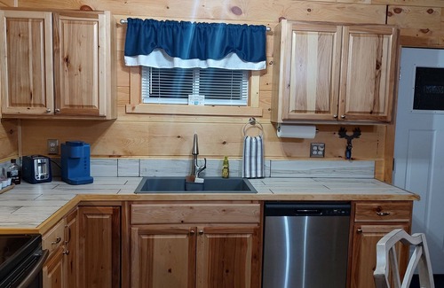 Mountain Rest Cabina | Blue Laurel is nestled in the peaceful little town of Mountain Rest, SC .