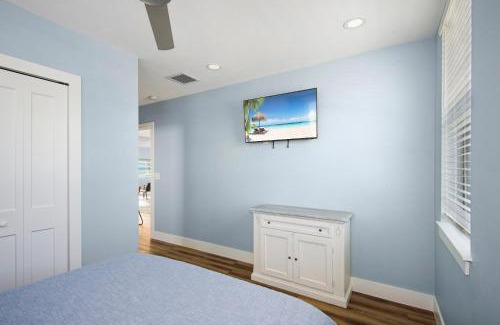 Mid Island Casa | Blue Lizard by Sun Palace Vacations